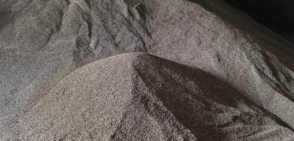 Plastic-rubber composite moulding process showing rubber and plastic material preparation for durable safety products